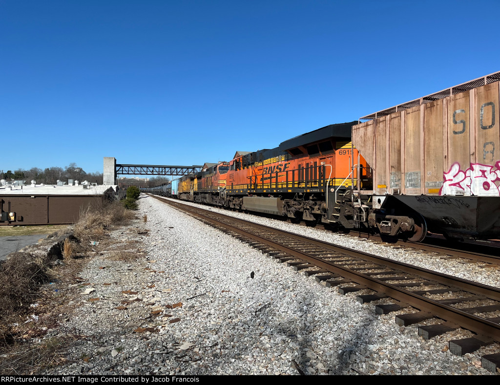 BNSF 6915